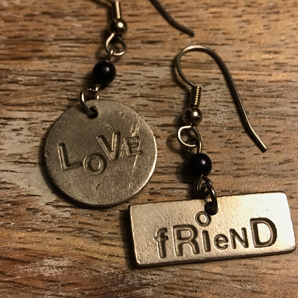 ❤️ Love • Friend 👩🏼‍🤝‍👩🏻 Earrings